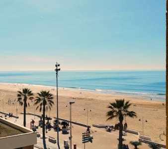 דירות קדיז Encantador Apartamento Frente A La Playa Victoria מראה חיצוני תמונה